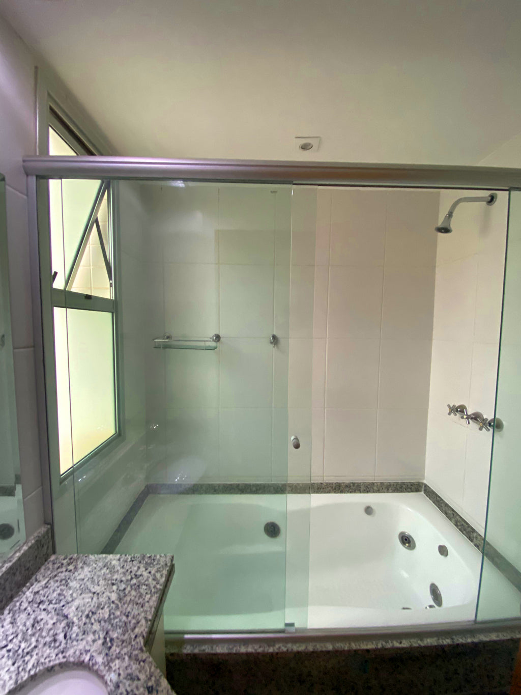 Cobertura Espetacular no Belvedere com Jacuzzi