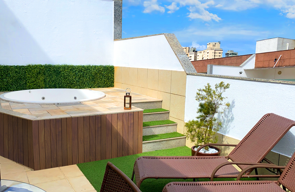 Cobertura Espetacular no Belvedere com Jacuzzi